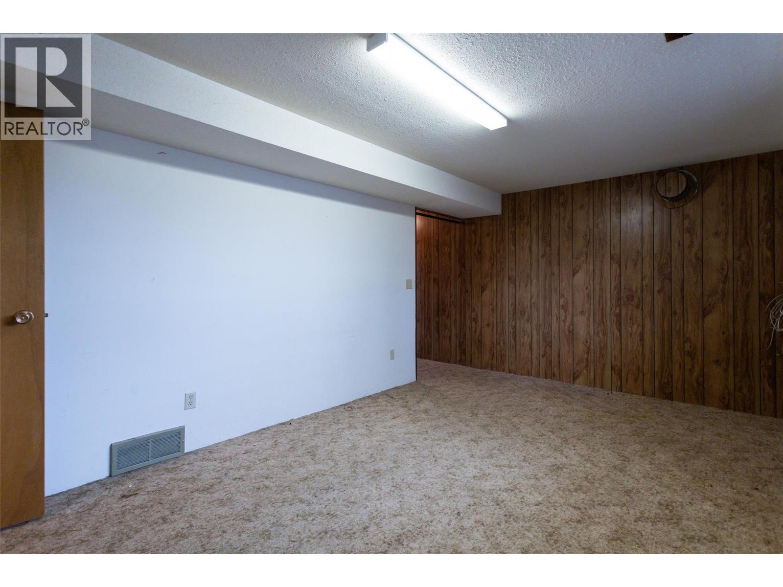 10551 Sherman Drive, Lake Country