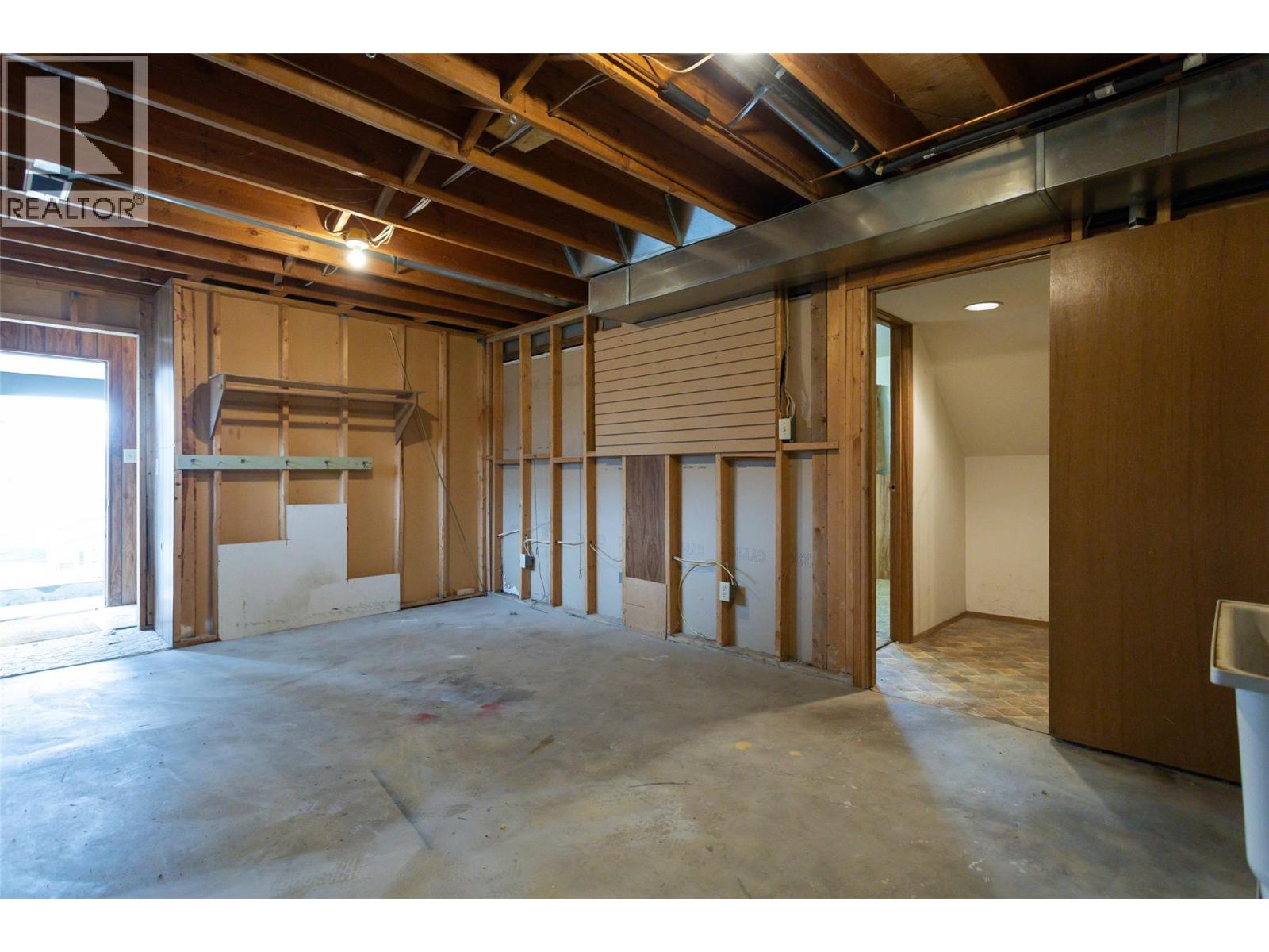 10551 Sherman Drive, Lake Country