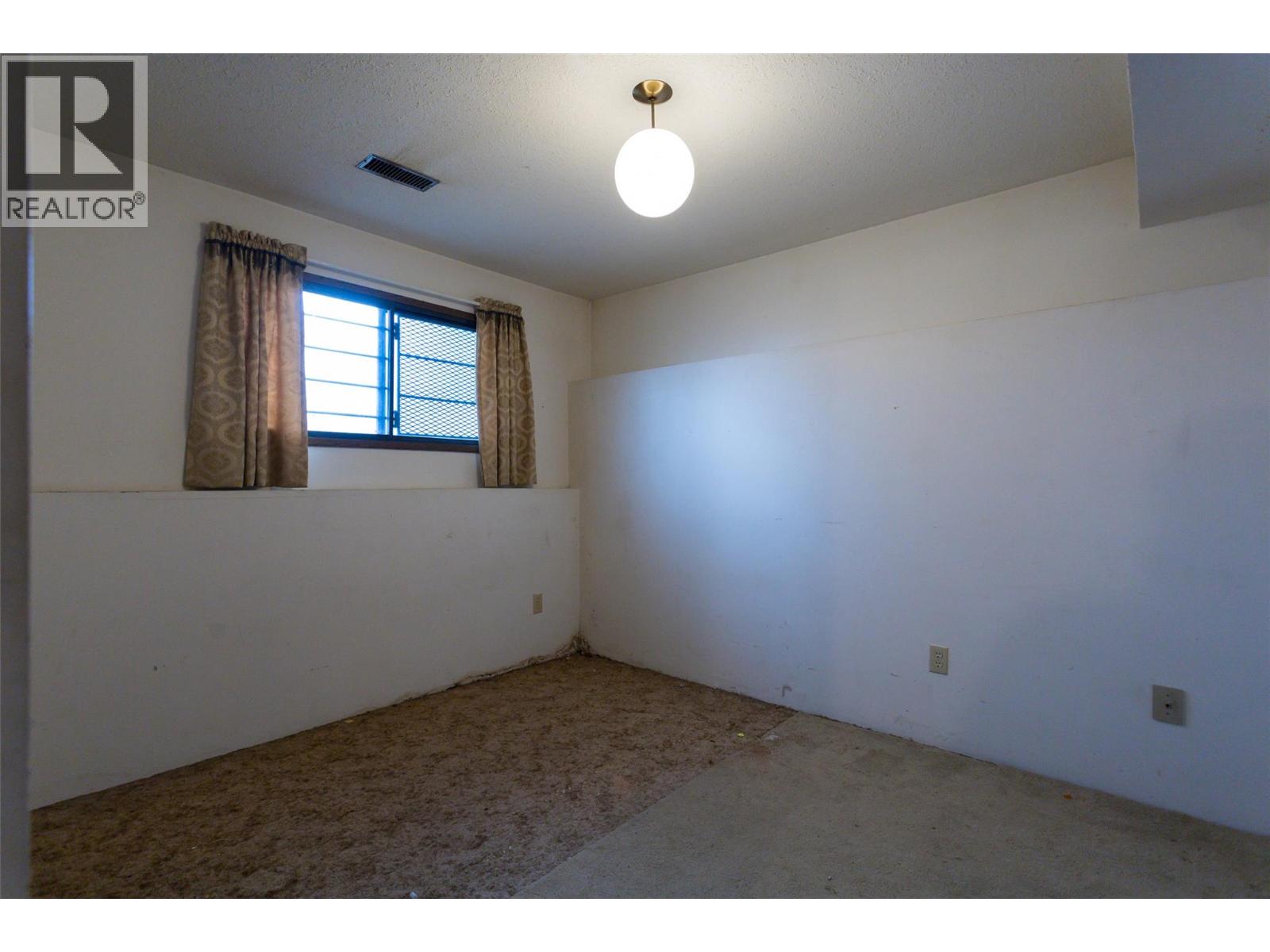 10551 Sherman Drive, Lake Country