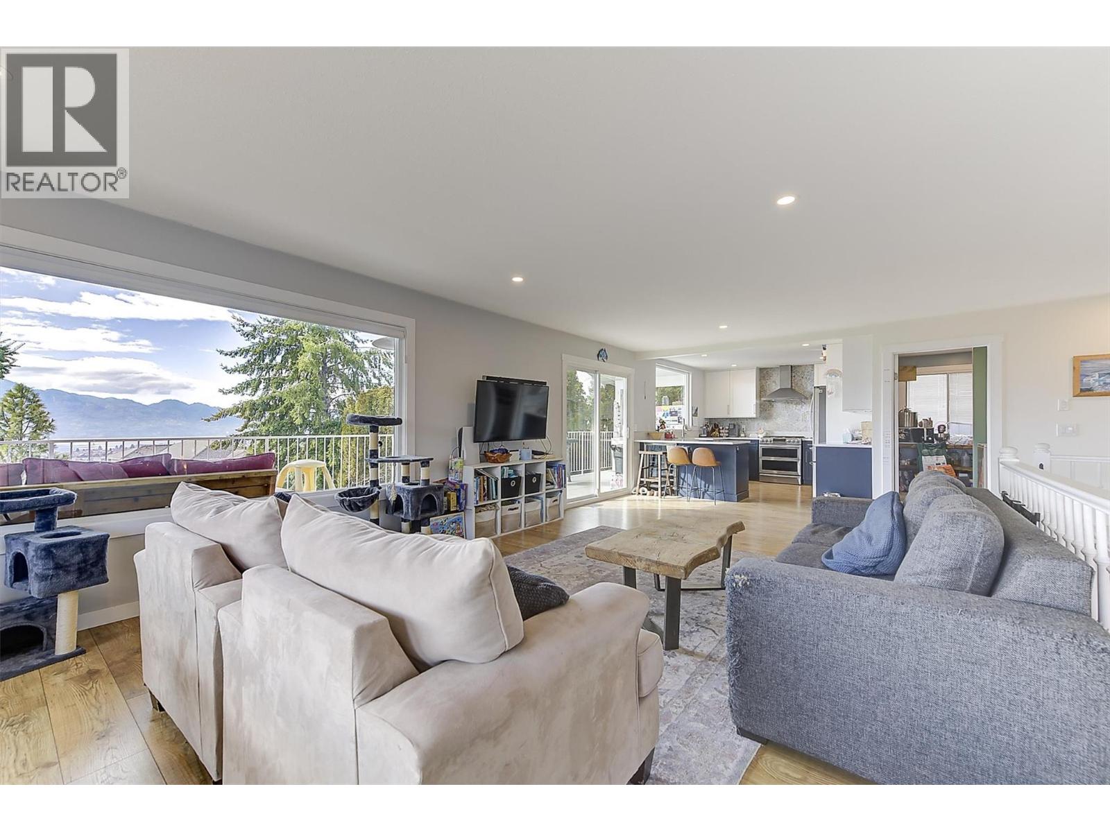 2160 Shamrock Drive, West Kelowna