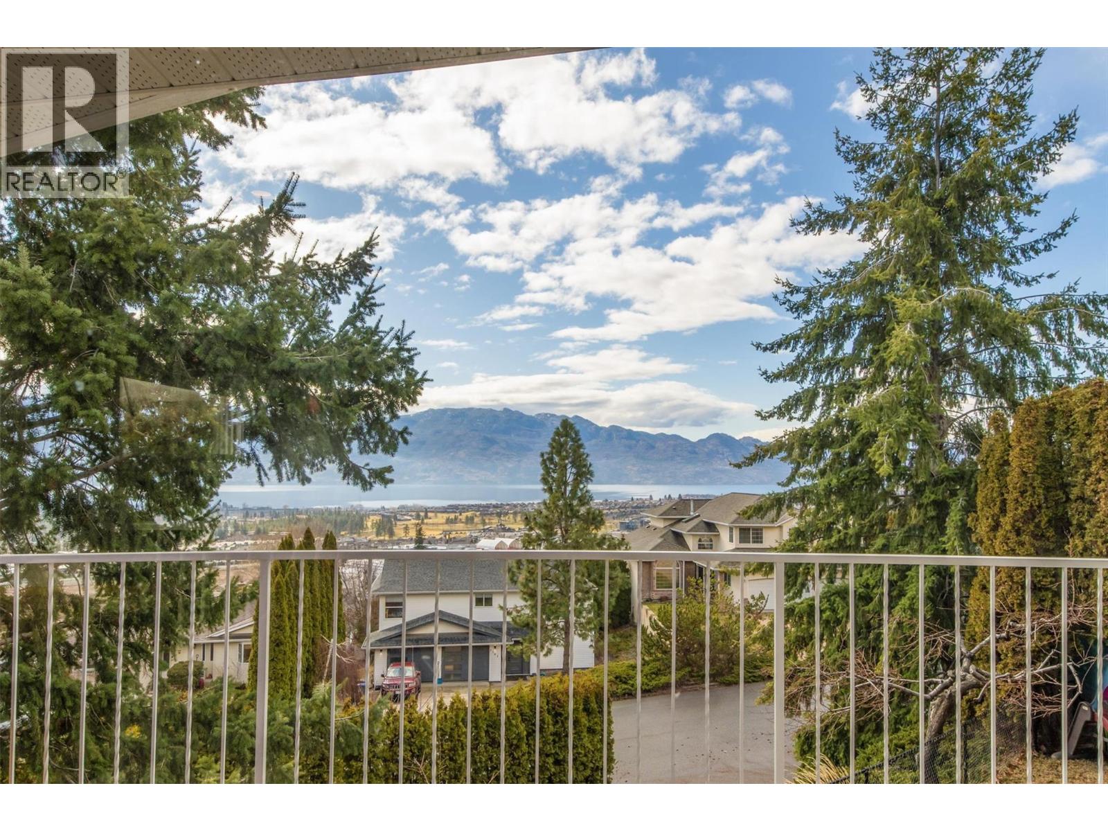 2160 Shamrock Drive, West Kelowna