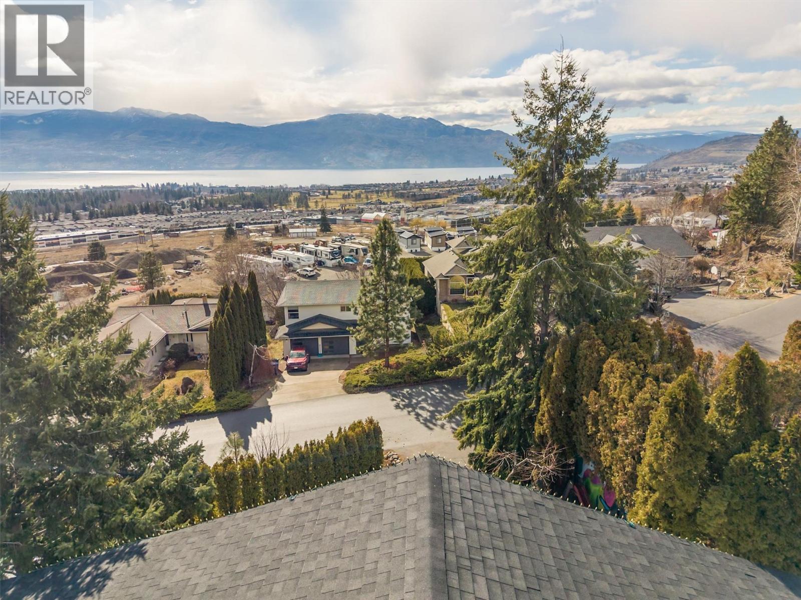 2160 Shamrock Drive, West Kelowna