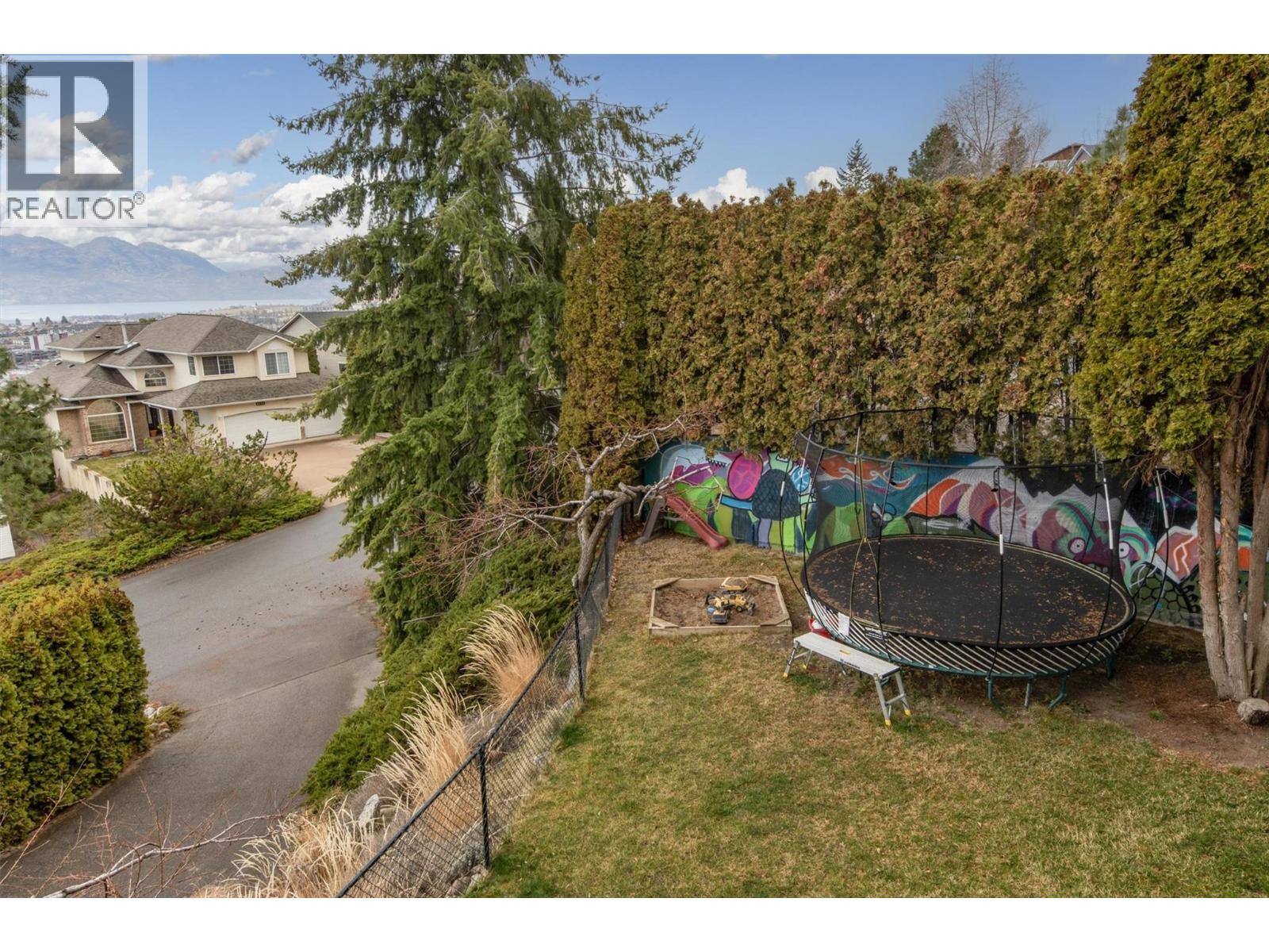 2160 Shamrock Drive, West Kelowna