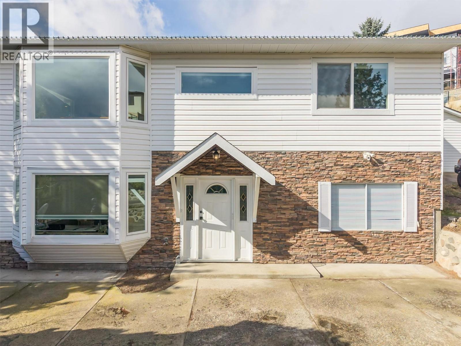 2160 Shamrock Drive, West Kelowna