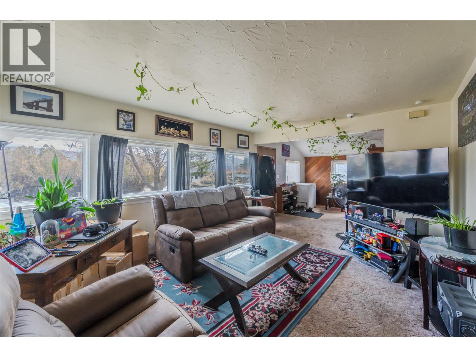  6464 Gala Street, Oliver