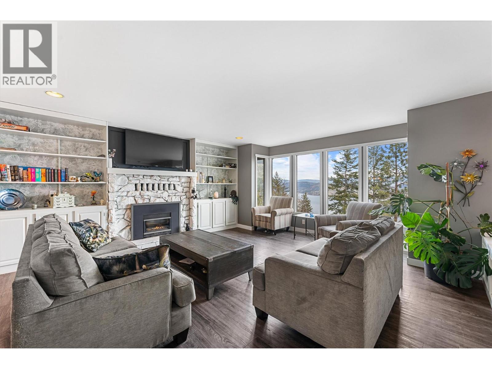  1642 Griffiths Place, West Kelowna