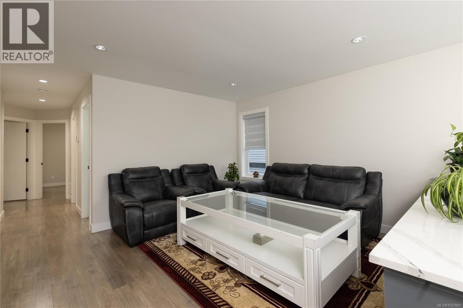 1636 ROBERTA RD S - 17