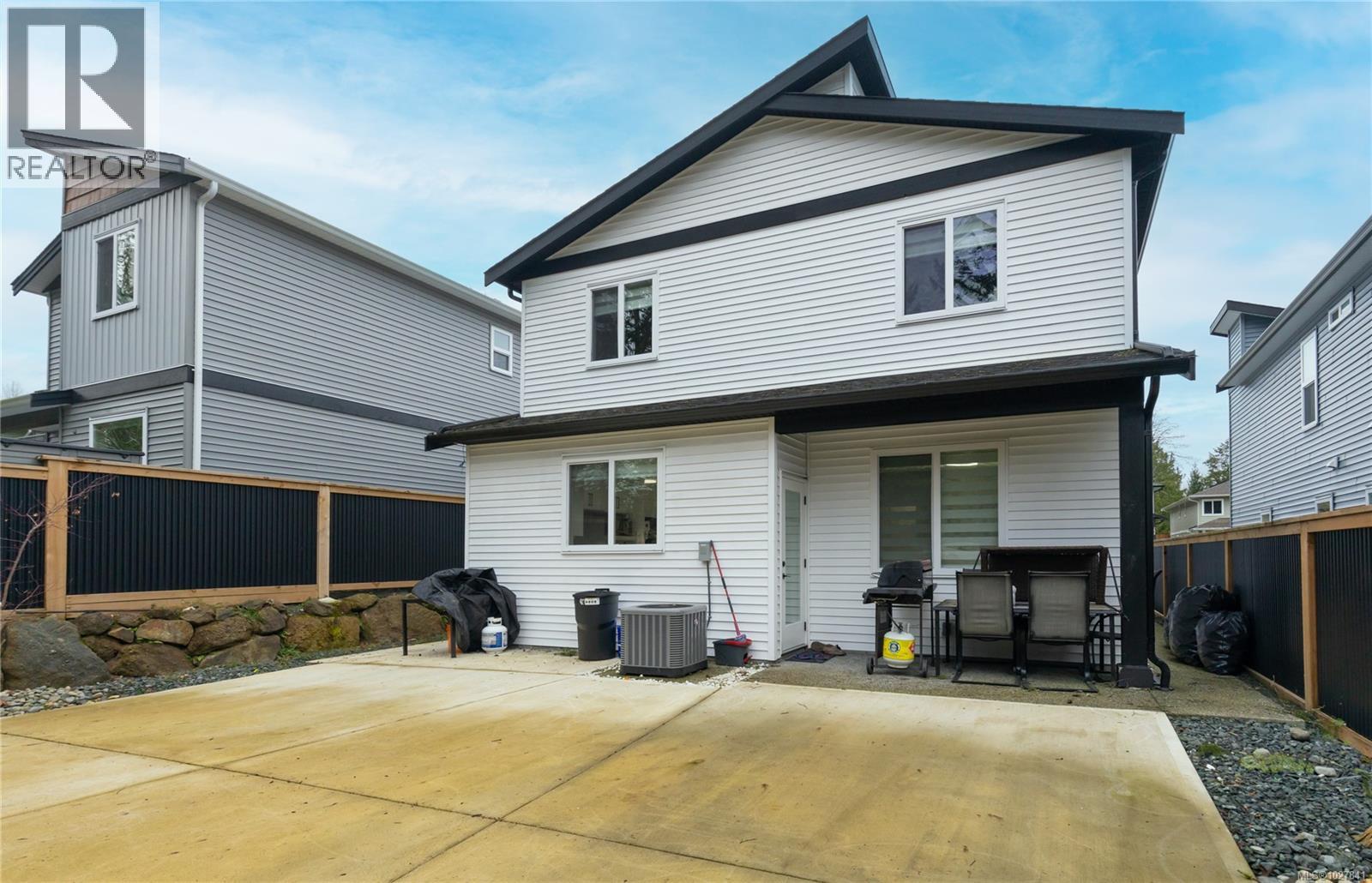 1636 ROBERTA RD S - 32