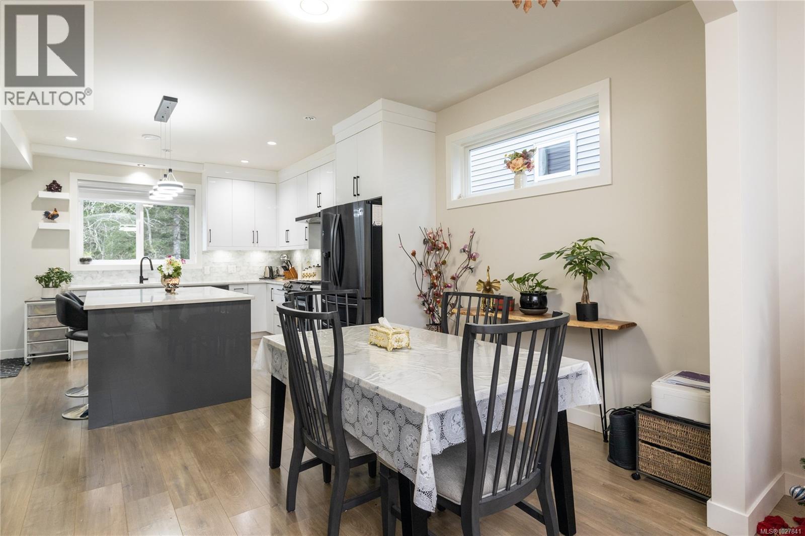 1636 Roberta Rd S - 4