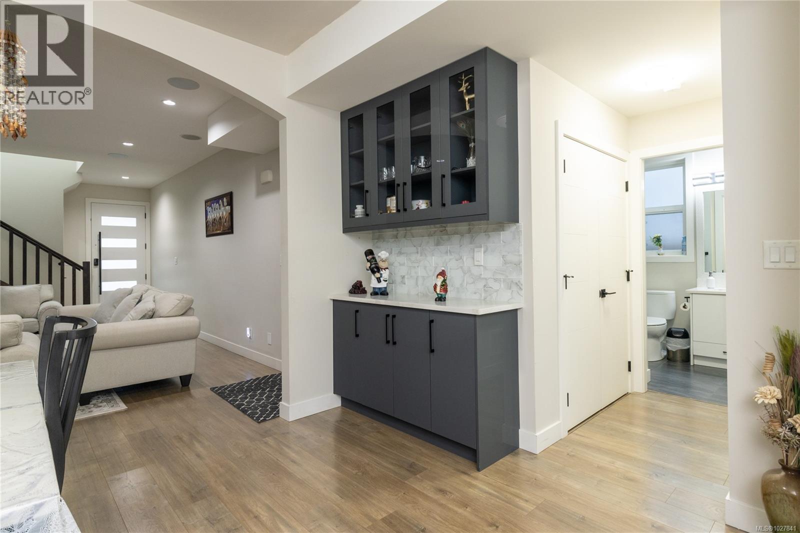 1636 Roberta Rd S - 8