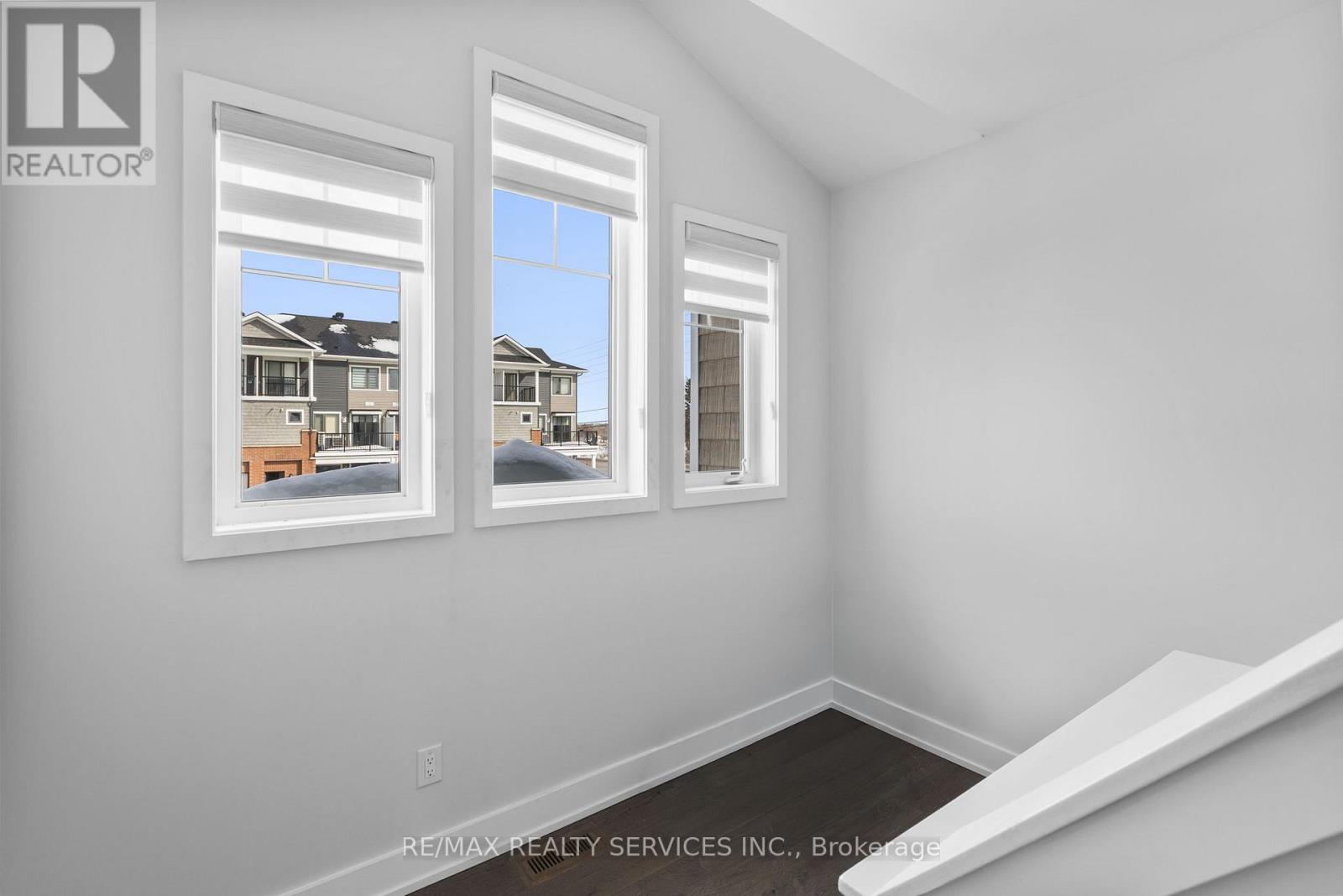 724 ROUNCEY ROAD - 22