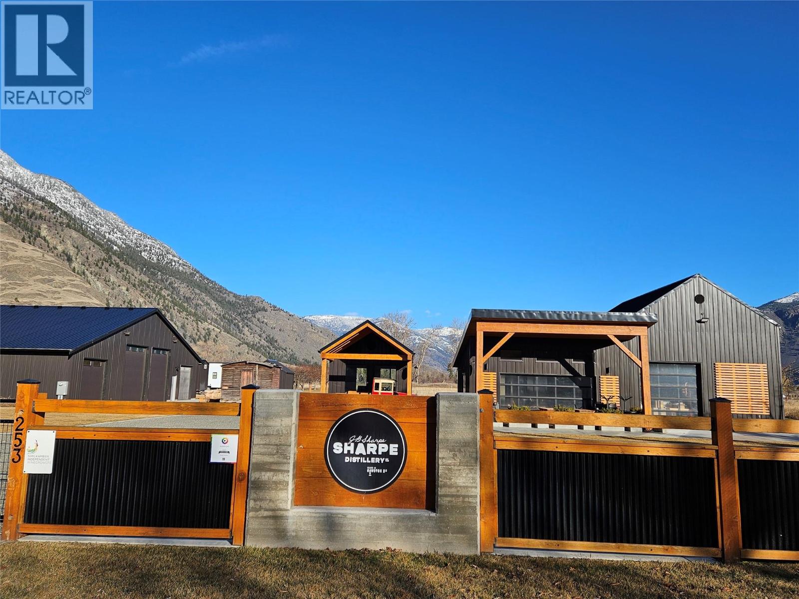 253 Beecroft River Road - main photo