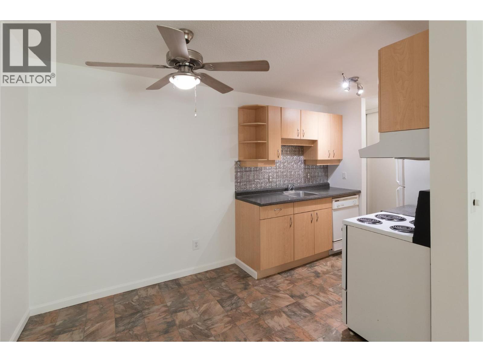 106 445 All Star Court, Kelowna