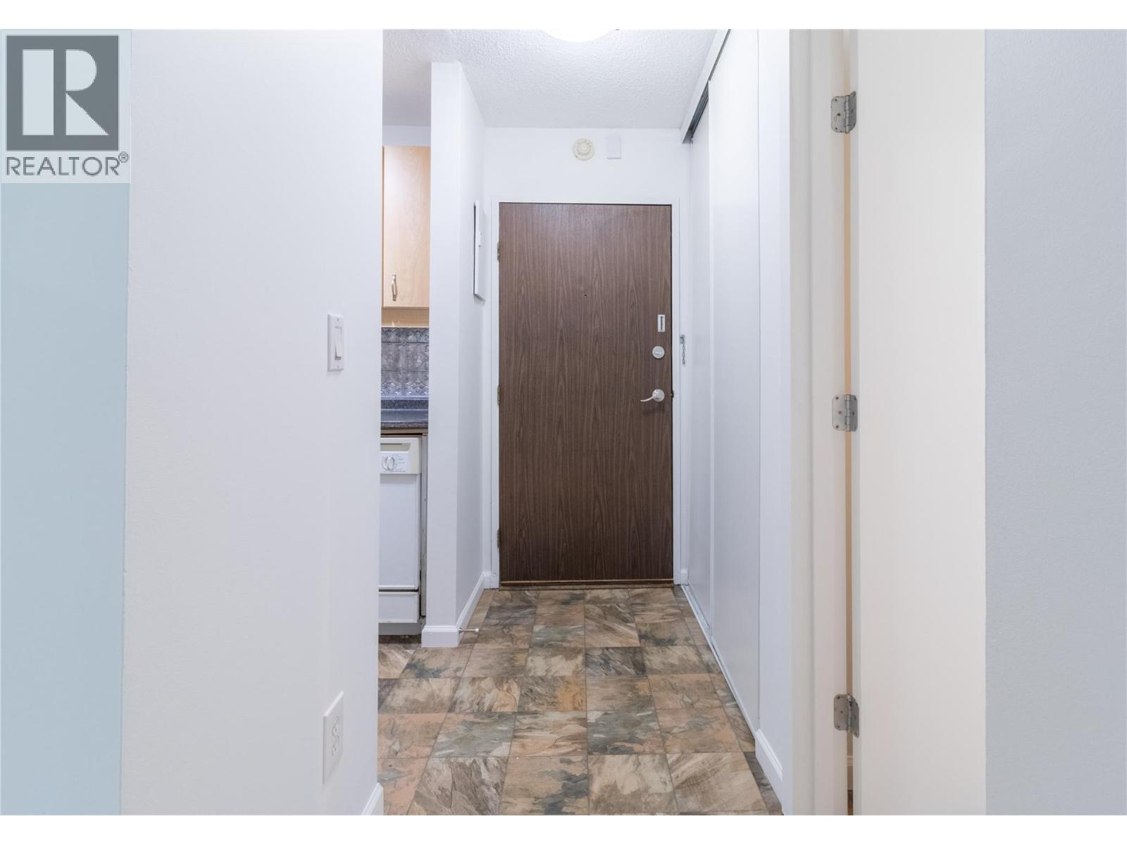 106 445 All Star Court, Kelowna