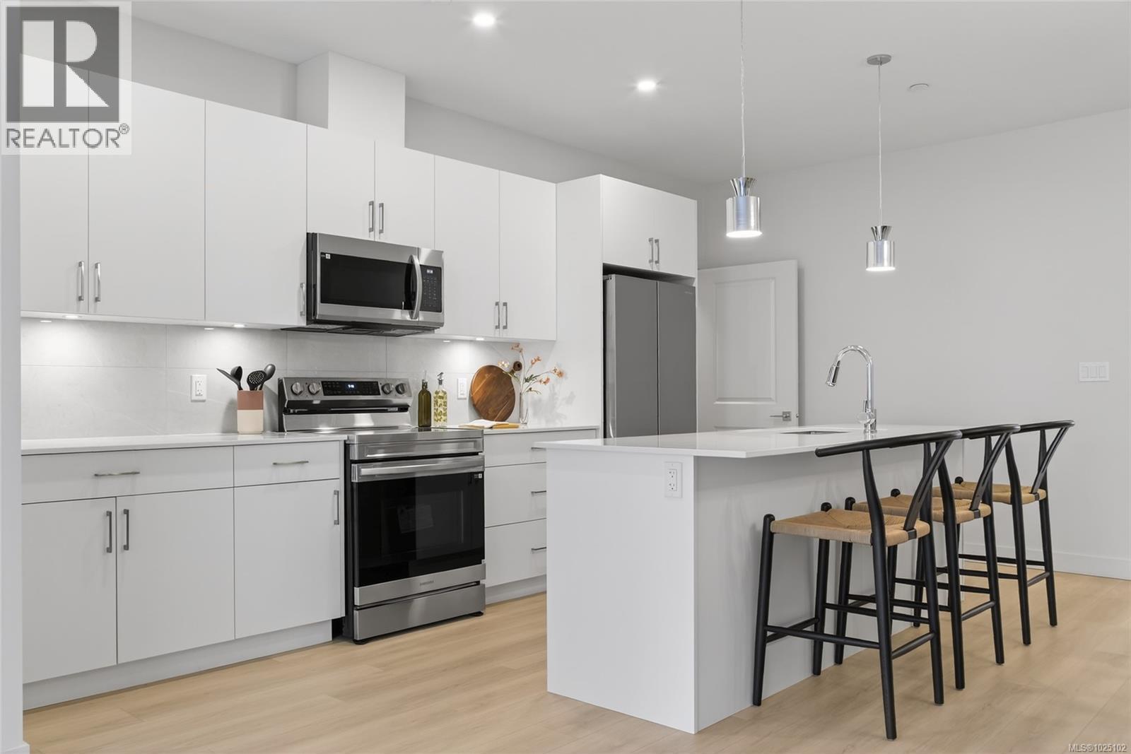 #115 3257 WOODRUSH DR - 4