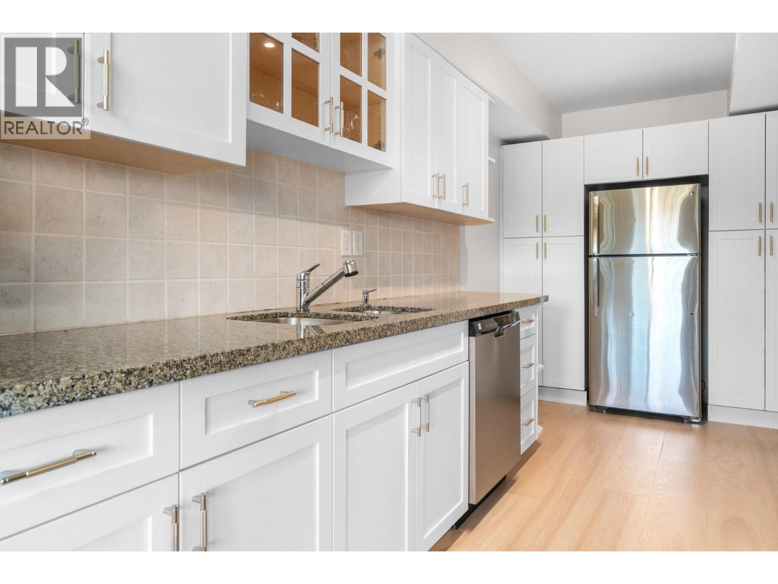 1001 OLD LILLOOET ROAD, North Vancouver