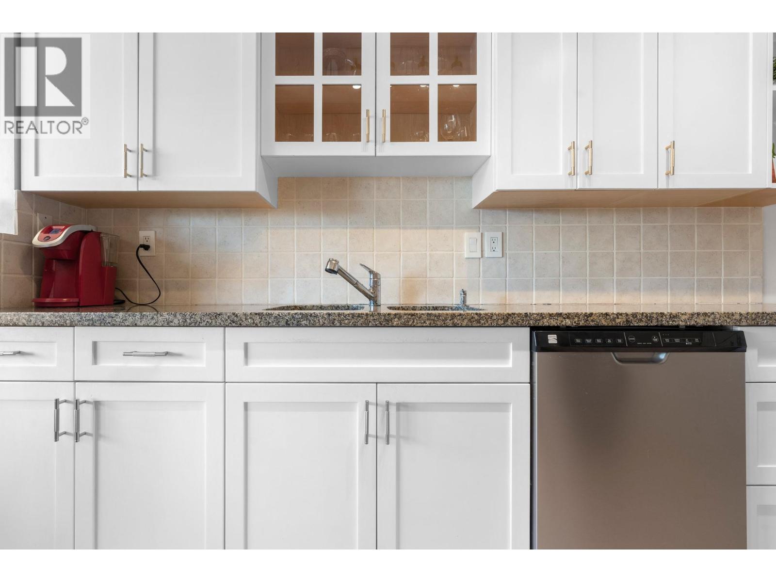 1001 OLD LILLOOET ROAD, North Vancouver