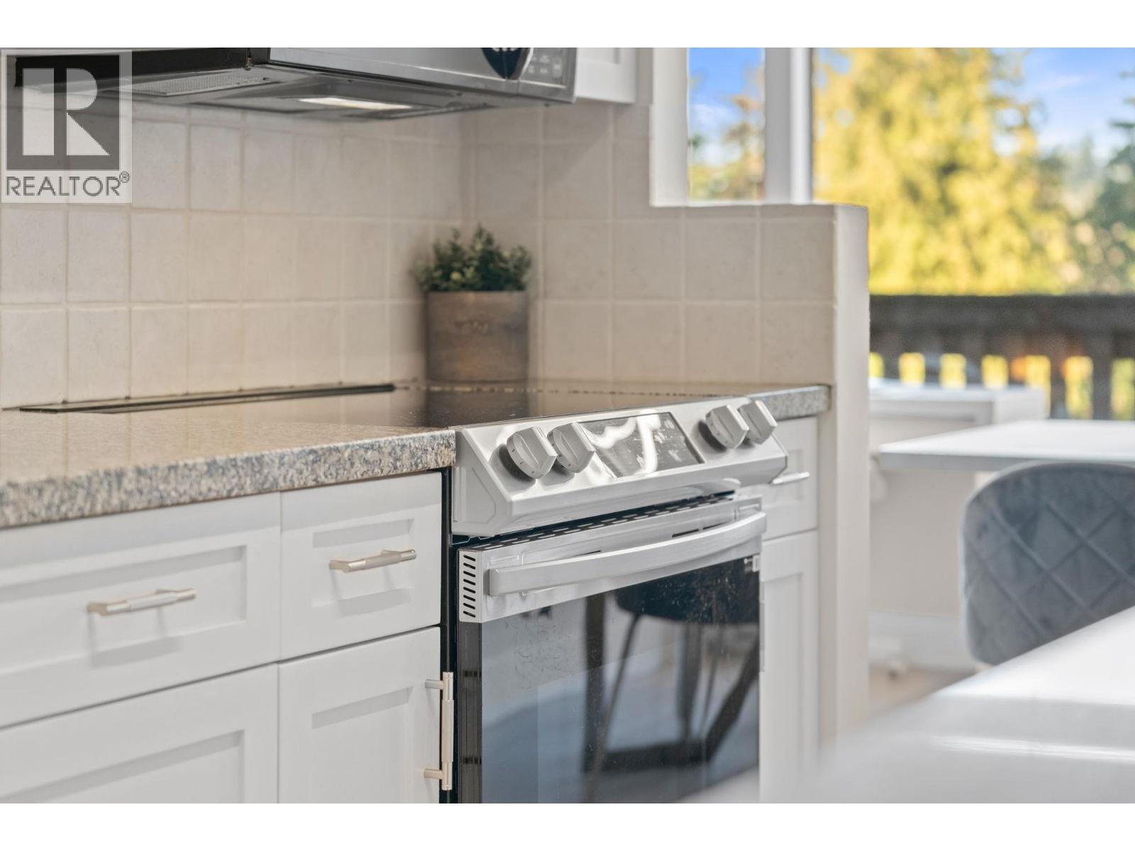 1001 OLD LILLOOET ROAD, North Vancouver