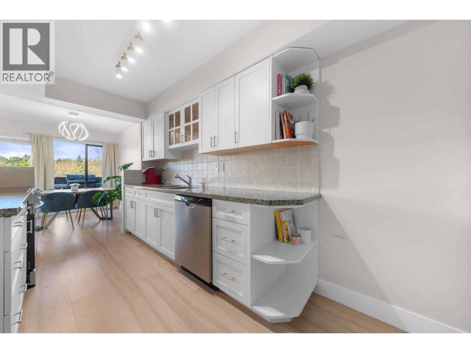 1001 OLD LILLOOET ROAD, North Vancouver