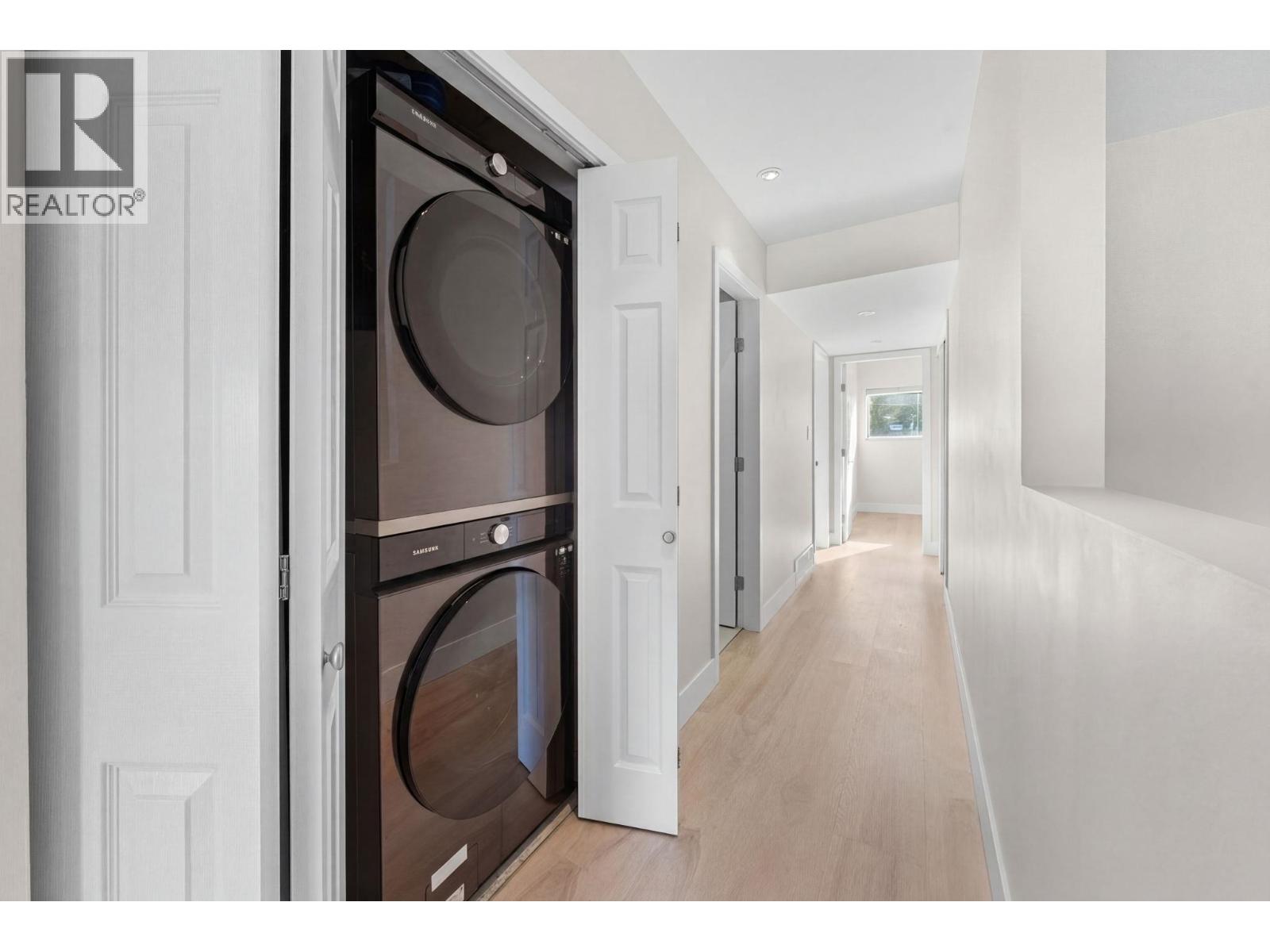 1001 OLD LILLOOET ROAD, North Vancouver