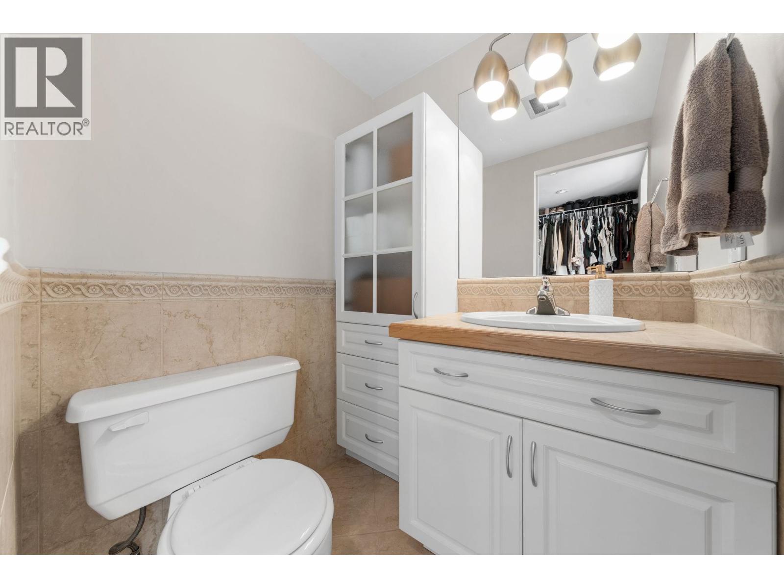 1001 OLD LILLOOET ROAD, North Vancouver