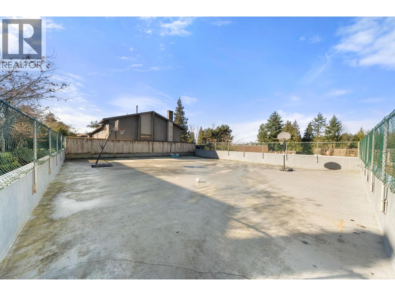 1001 OLD LILLOOET ROAD, North Vancouver