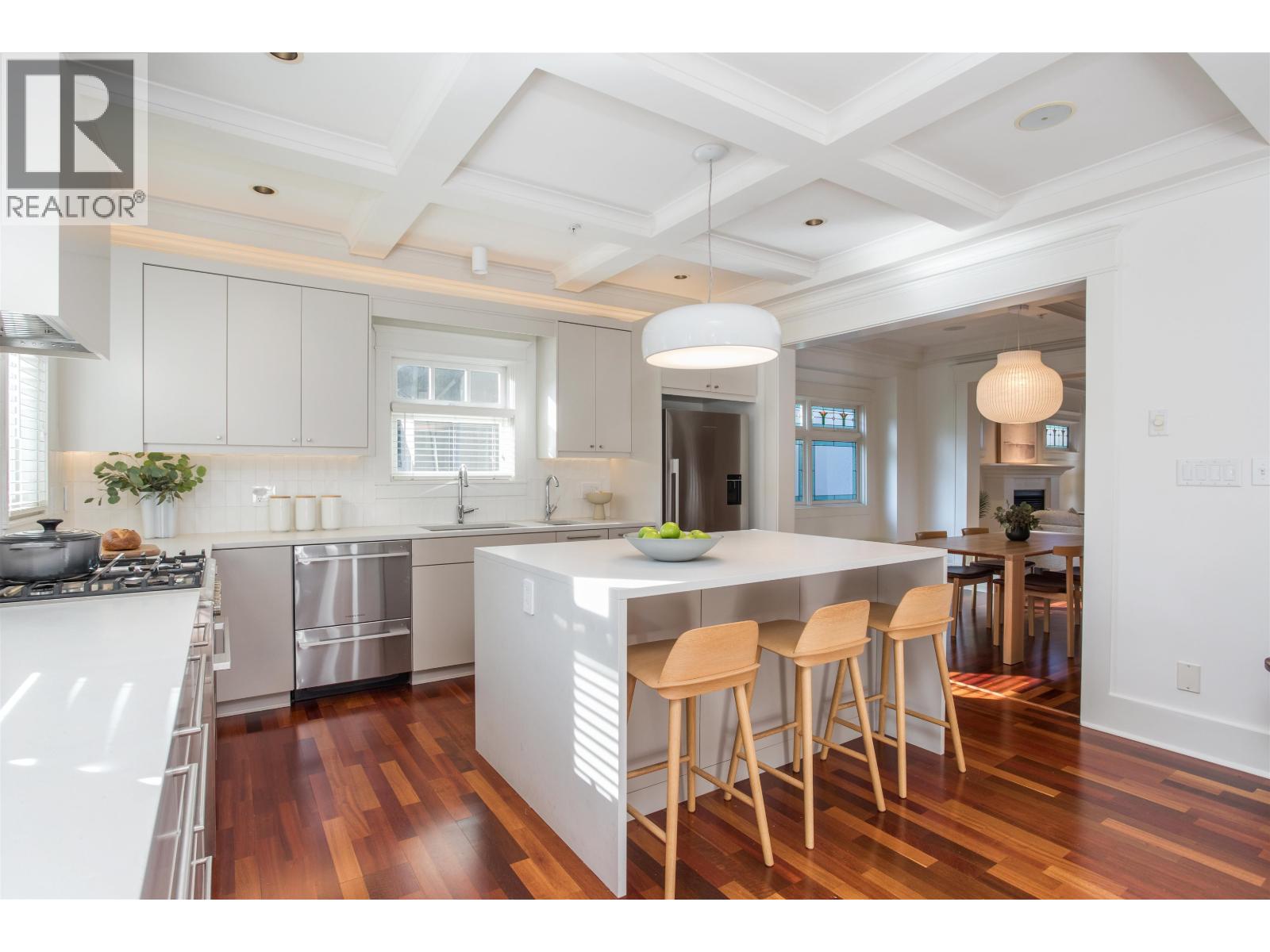 3242 W 3RD AVENUE, Vancouver