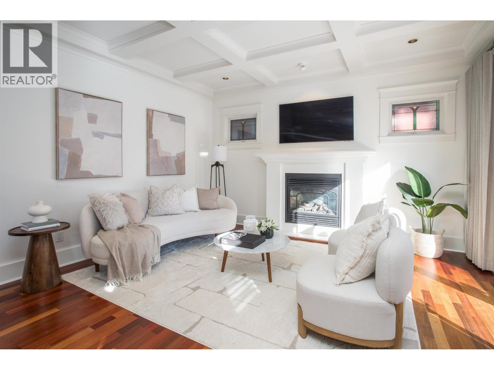 3242 W 3RD AVENUE, Vancouver