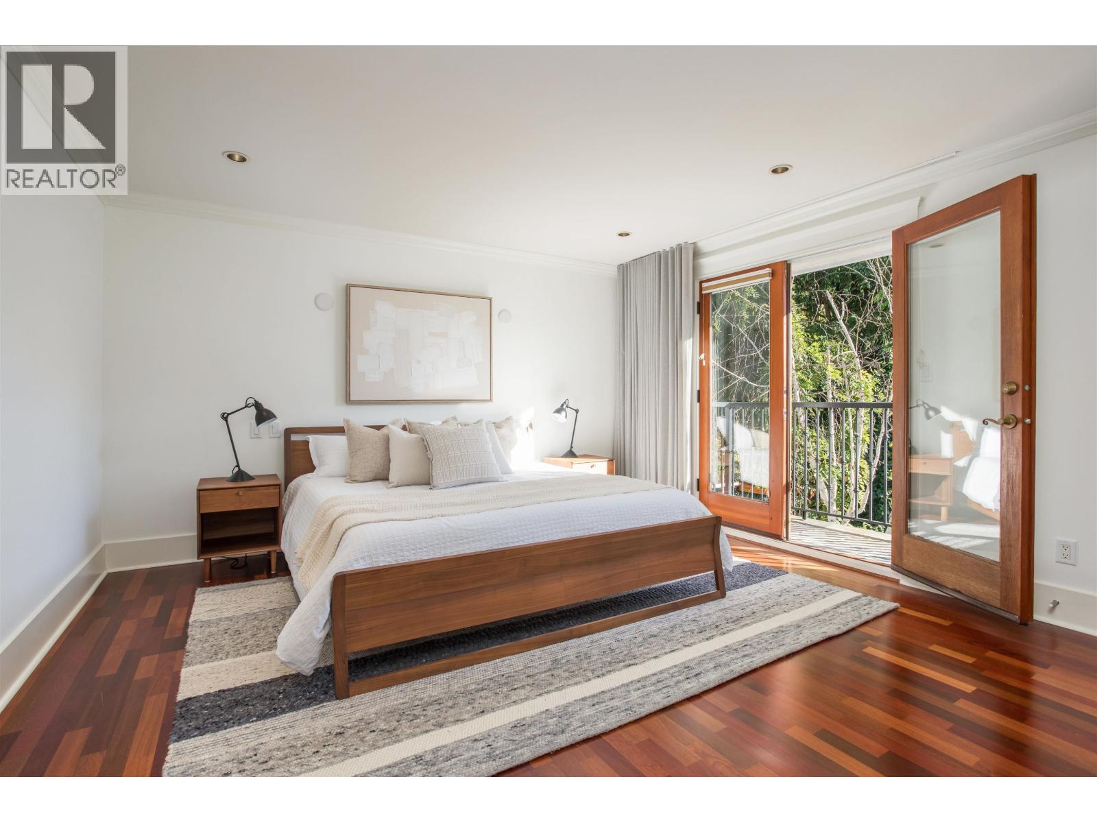 3242 W 3RD AVENUE, Vancouver