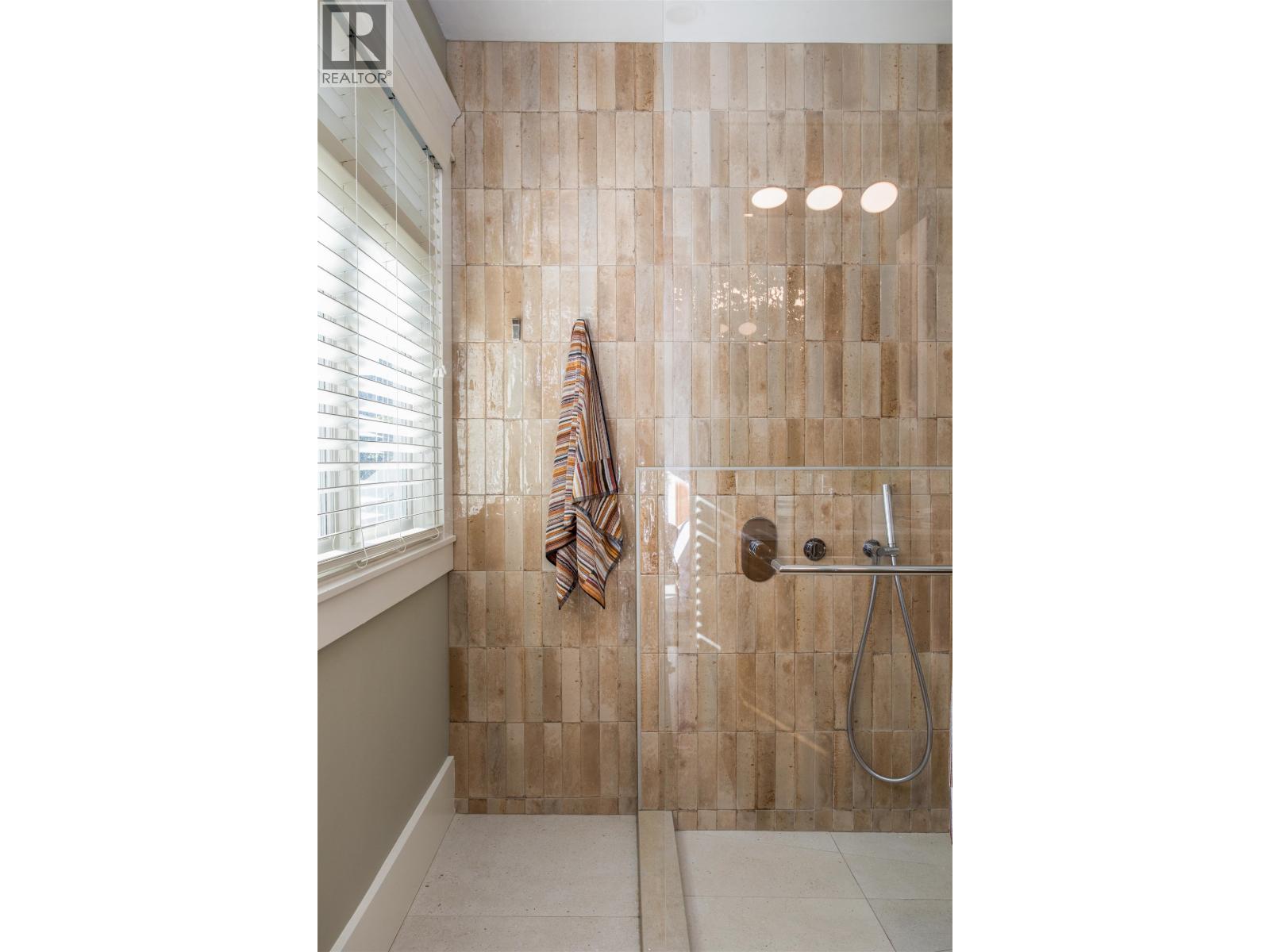 3242 W 3RD AVENUE, Vancouver