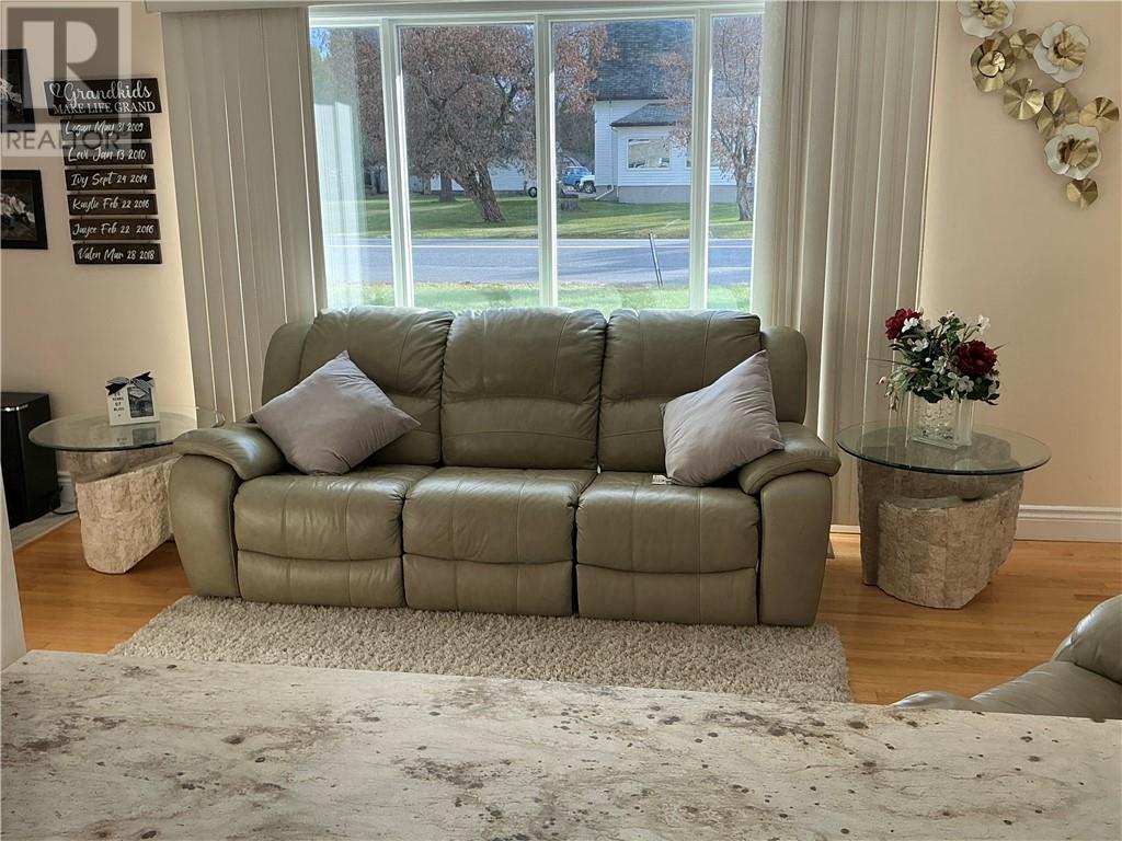 1512 Dominion, Sudbury, Ontario, P3P1A7 — Photo 24