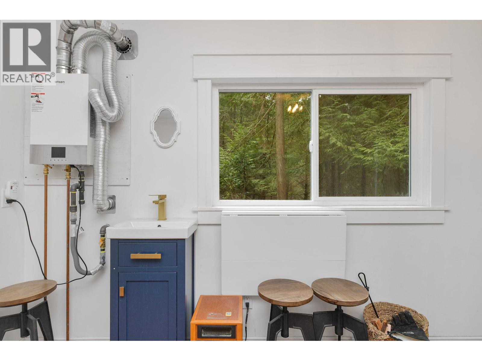 370 CAMPBELL BAY ROAD, Mayne Island