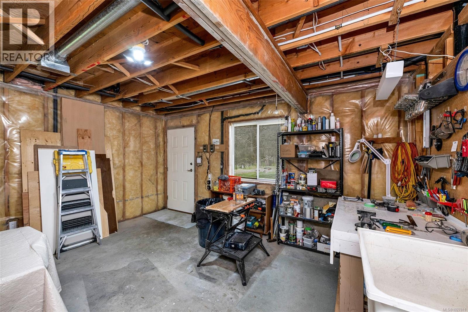 1249 KATHLEEN DR - 33