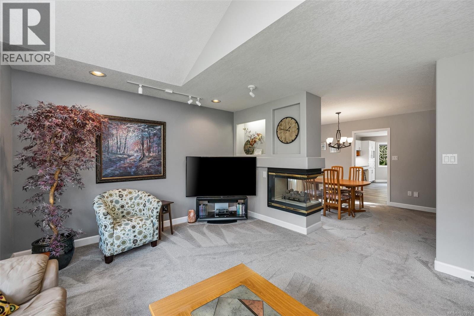 1249 KATHLEEN DR - 7