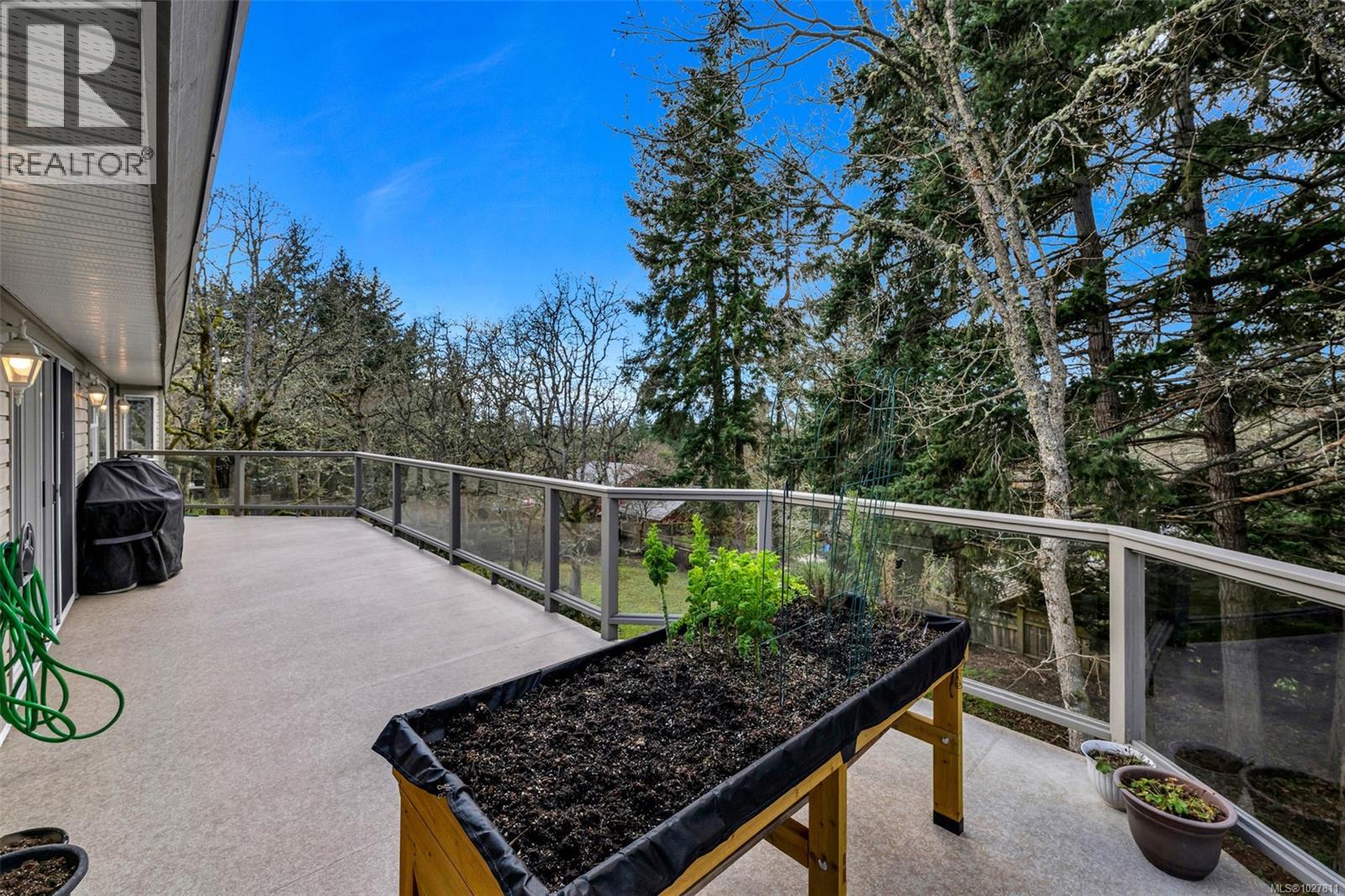 1249 KATHLEEN DR - 27