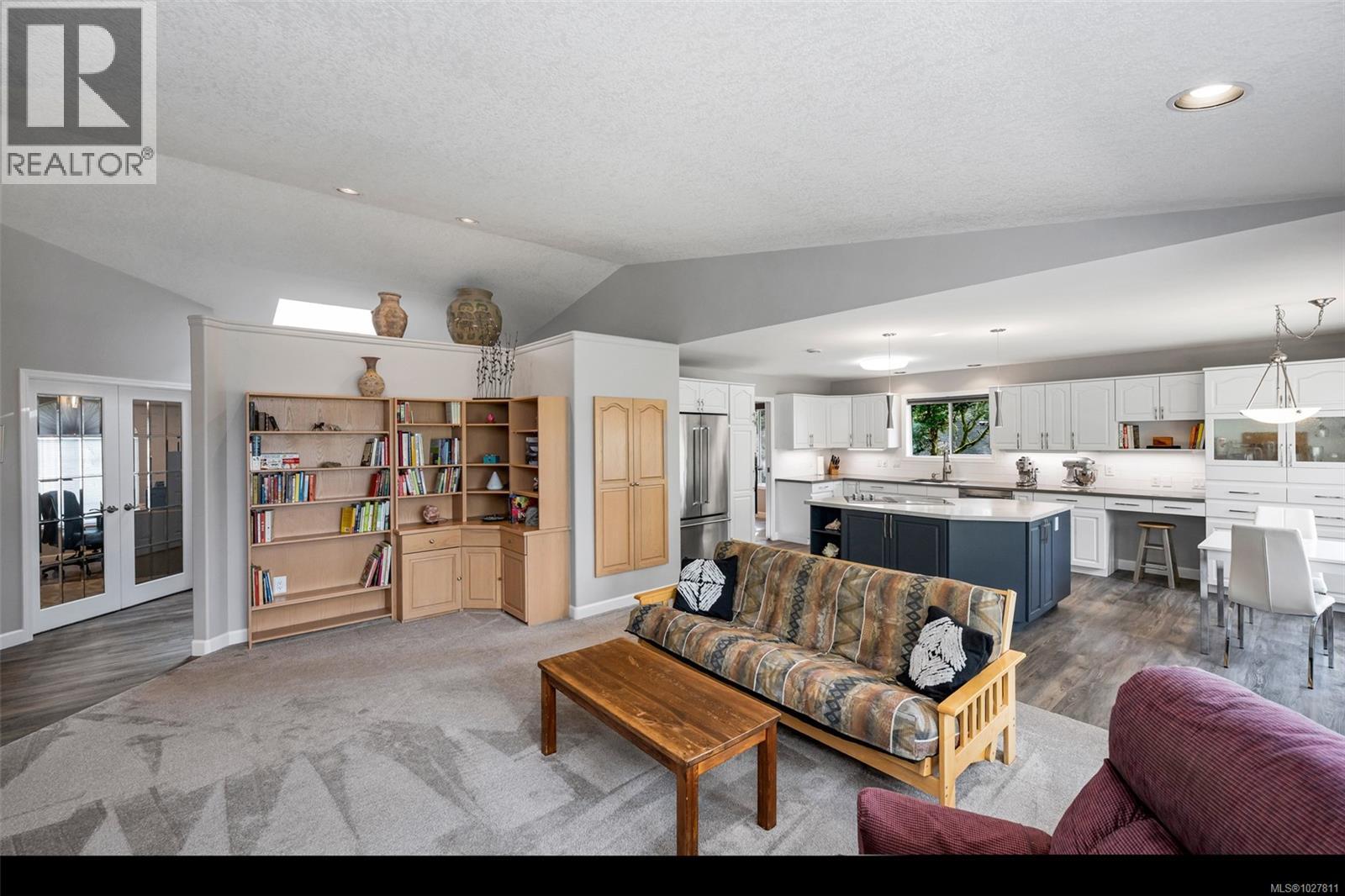 1249 KATHLEEN DR - 14