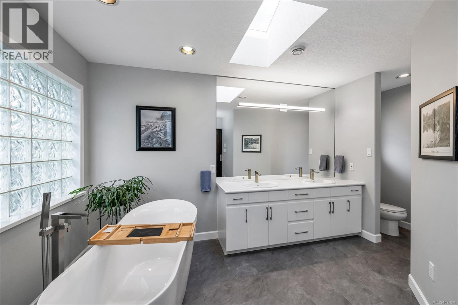 1249 KATHLEEN DR - 21