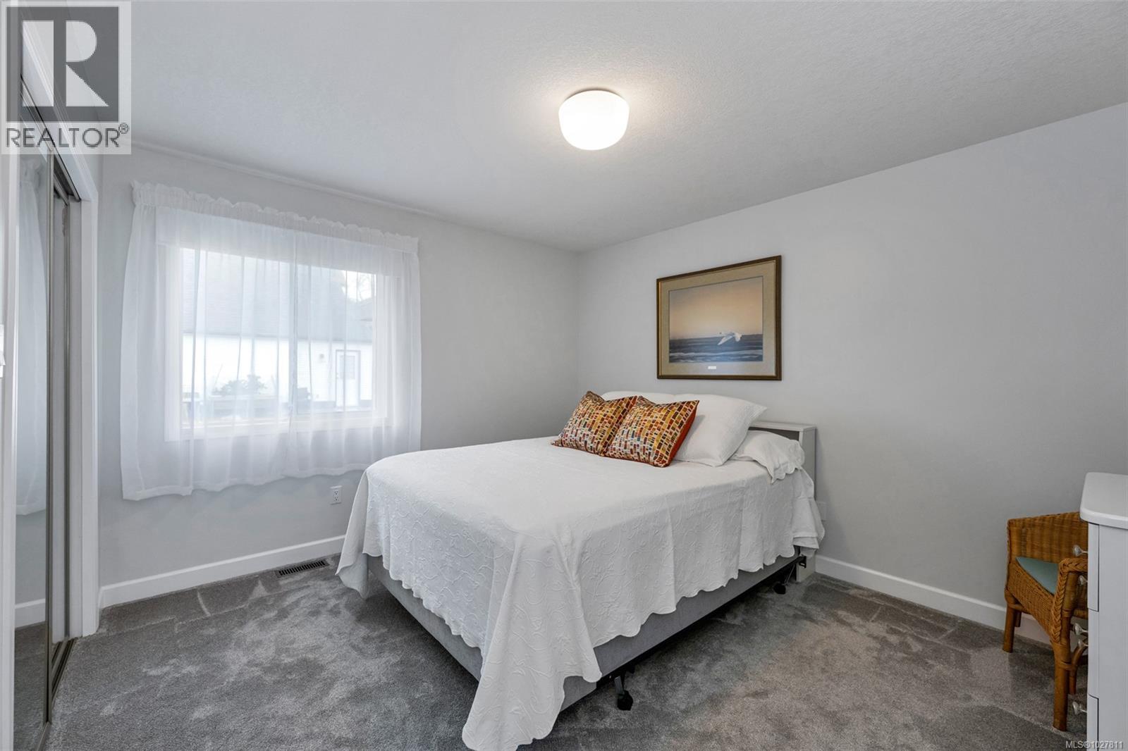 1249 KATHLEEN DR - 23