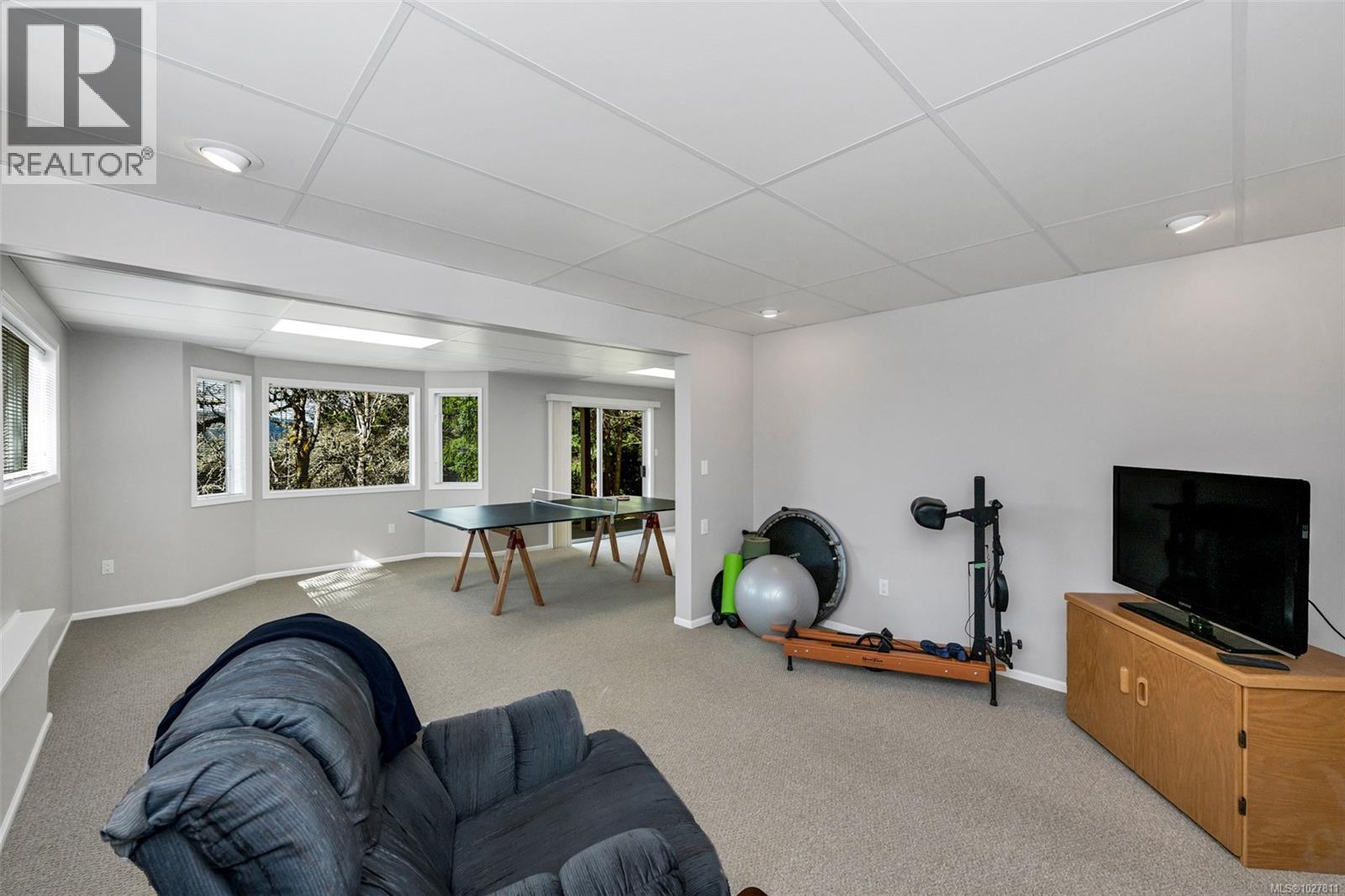 1249 KATHLEEN DR - 30