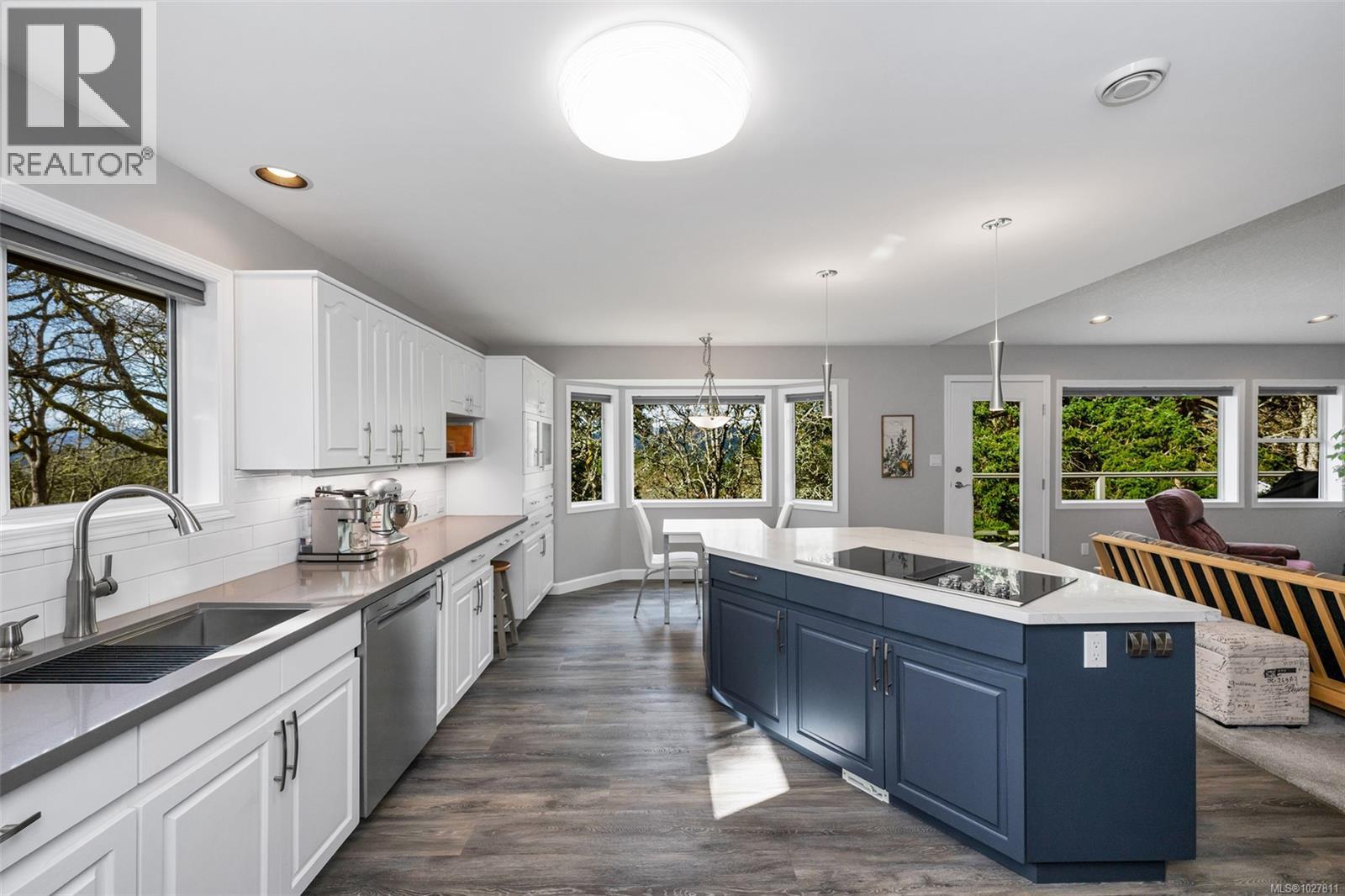 1249 KATHLEEN DR - 9