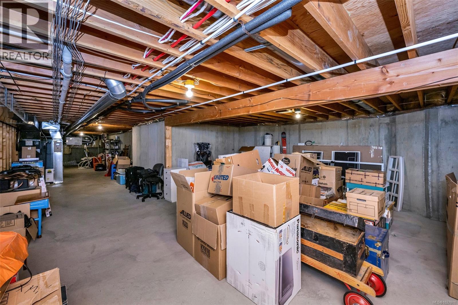 1249 KATHLEEN DR - 35