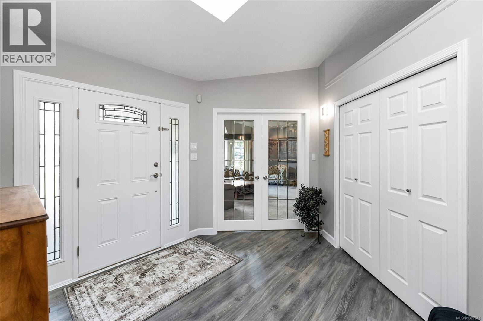 1249 KATHLEEN DR - 5