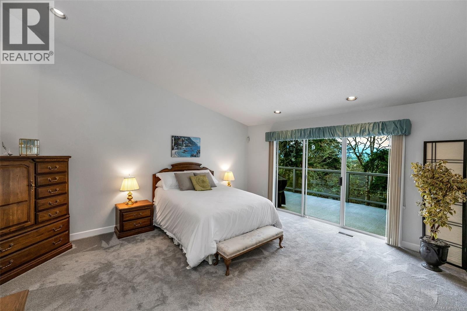 1249 KATHLEEN DR - 19