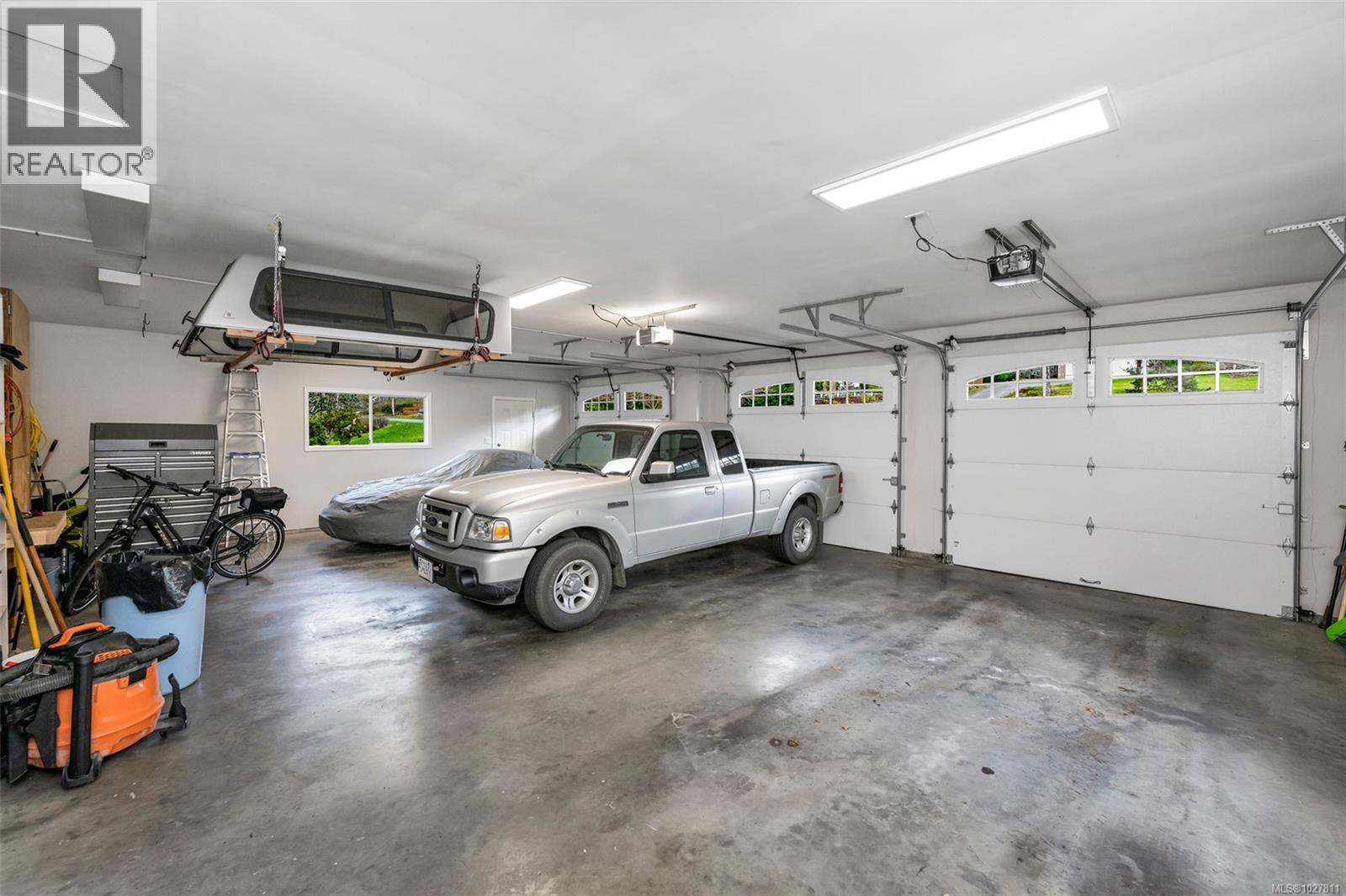 1249 KATHLEEN DR - 26