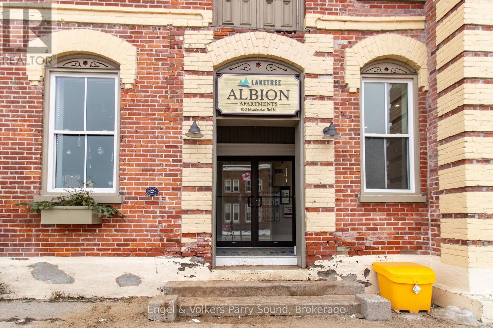 37 - 100 MUSKOKA ROAD N