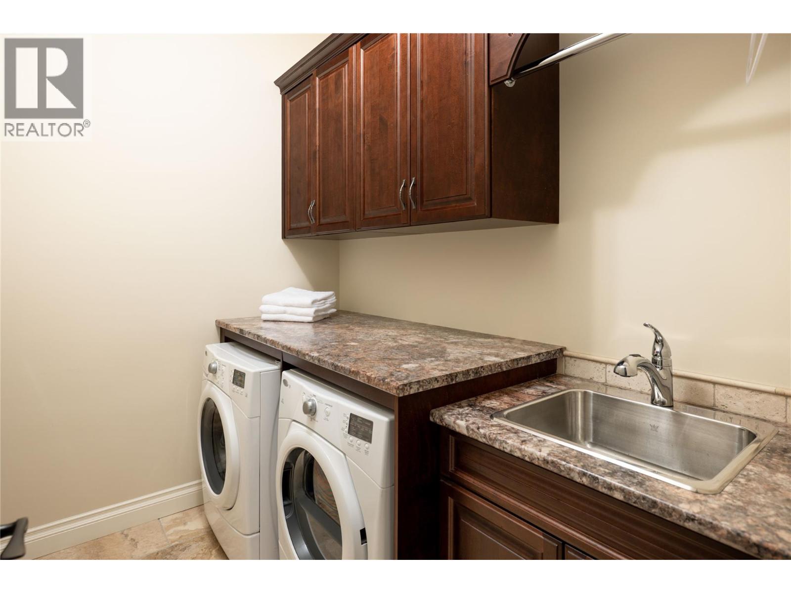 954 Hewetson Avenue - 49