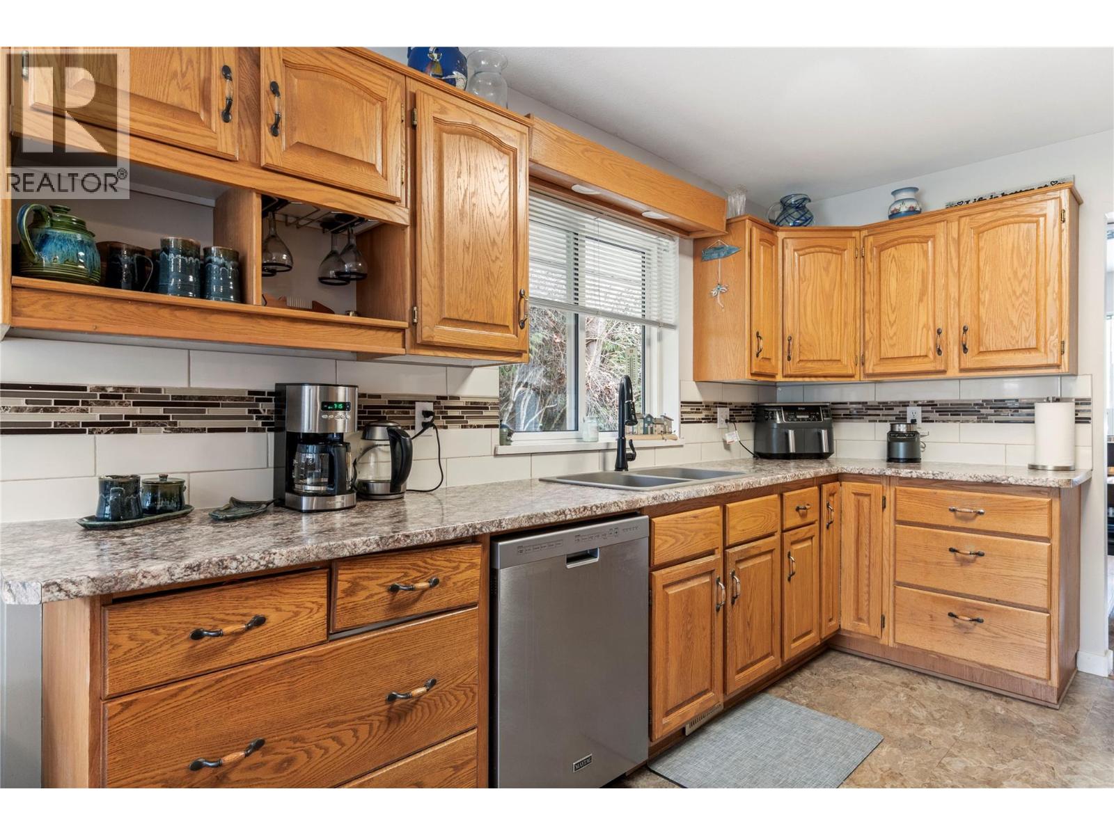  2363 Pleasant Dale Road, Blind Bay