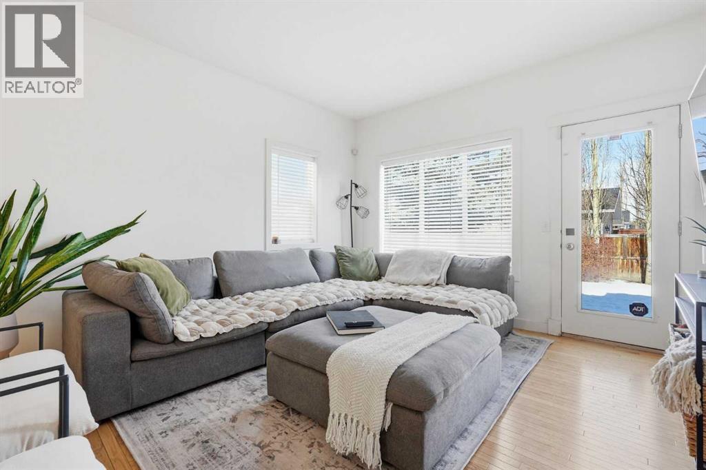 Single Family House for Sale in  Cougartown Circle SW Cougar Ridge Calgary 