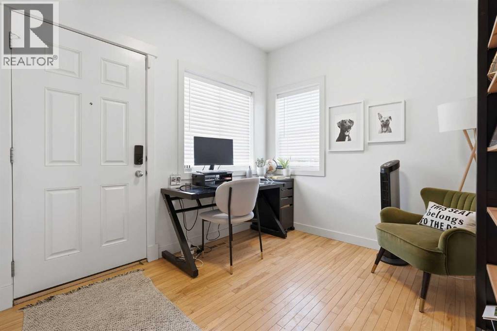 Single Family House for Sale in  Cougartown Circle SW Cougar Ridge Calgary 