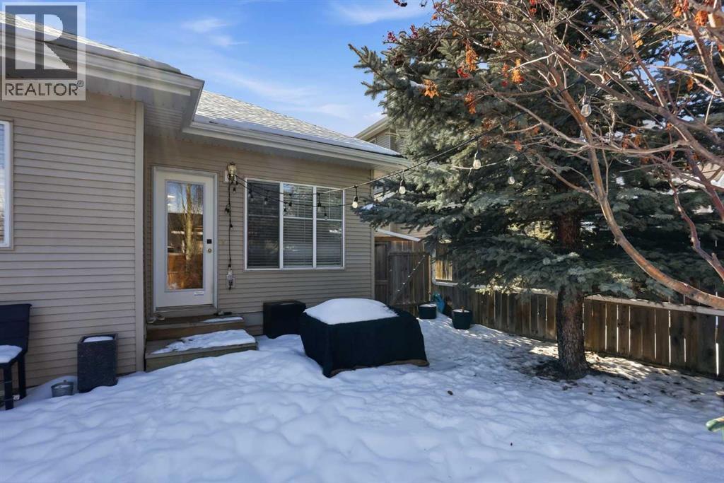 Single Family House for Sale in  Cougartown Circle SW Cougar Ridge Calgary 